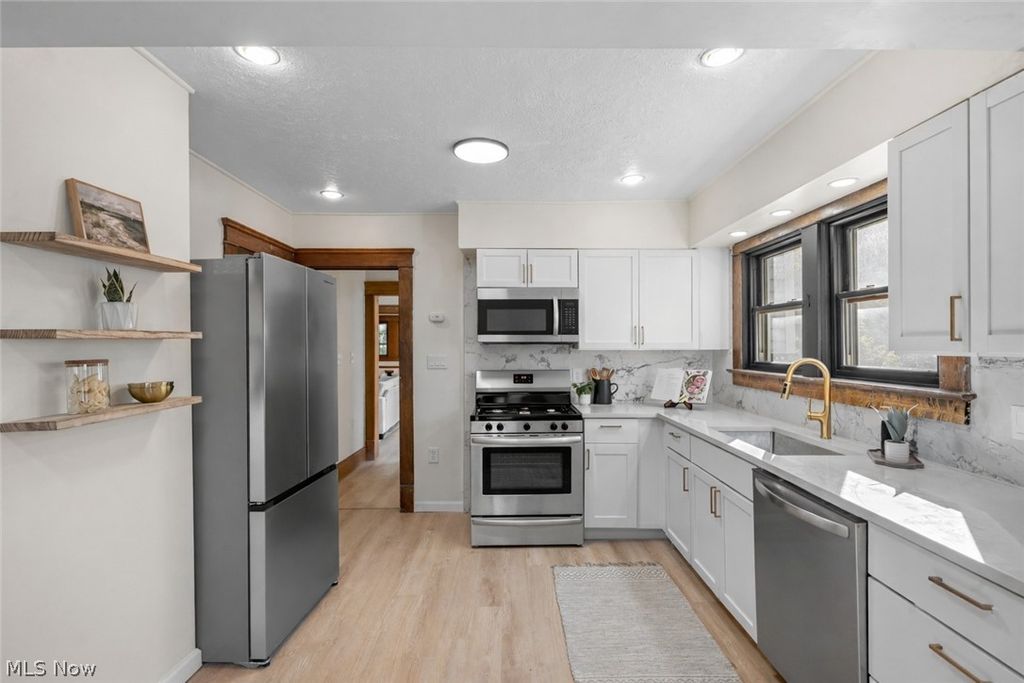 Photo of 2206 Westminster Road, Cleveland Heights, OH 44118 (MLS # 5192891)