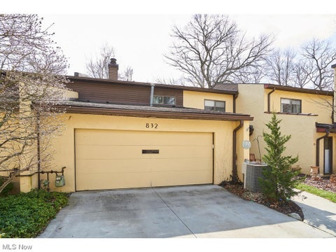 Photo for 832 Hampton Ridge Drive