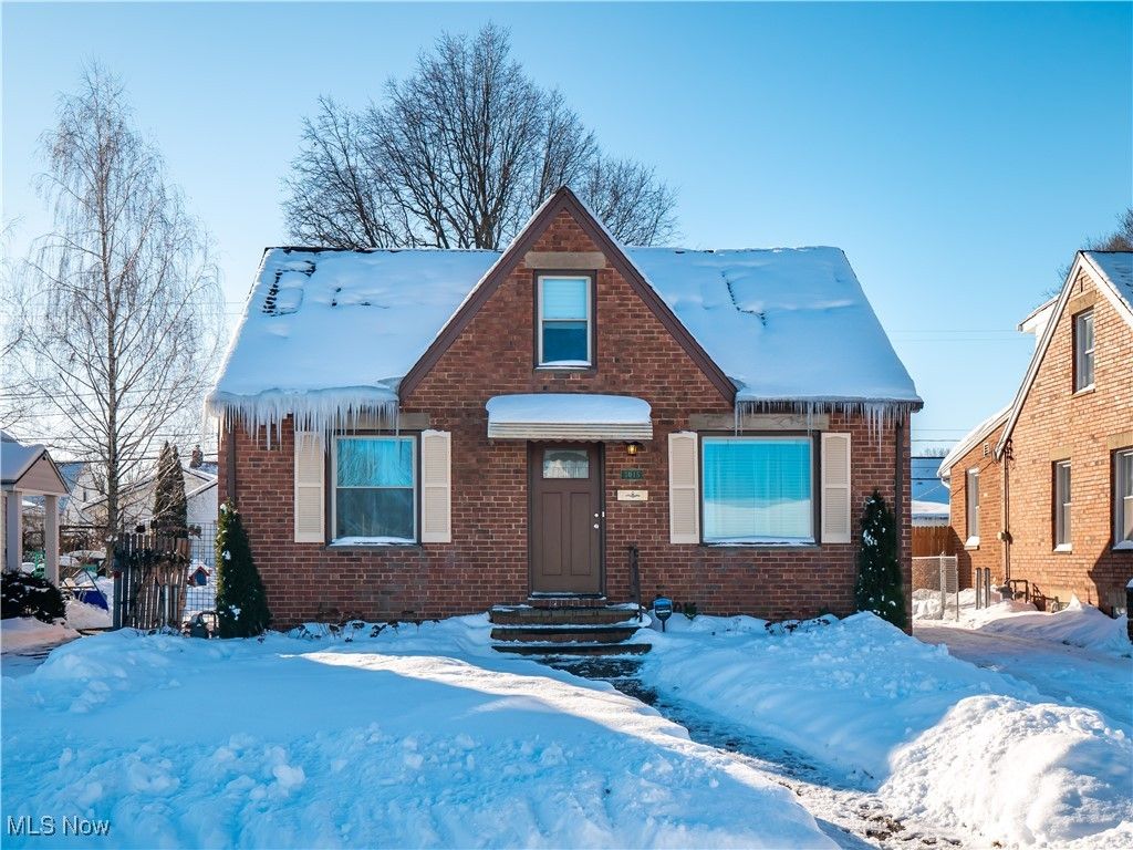 Photo of 3015 Parklane Drive, Parma, OH 44134 (MLS # 5184286)