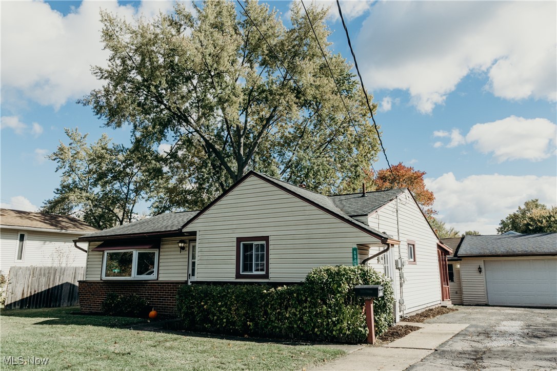 5949 Jaycox Road