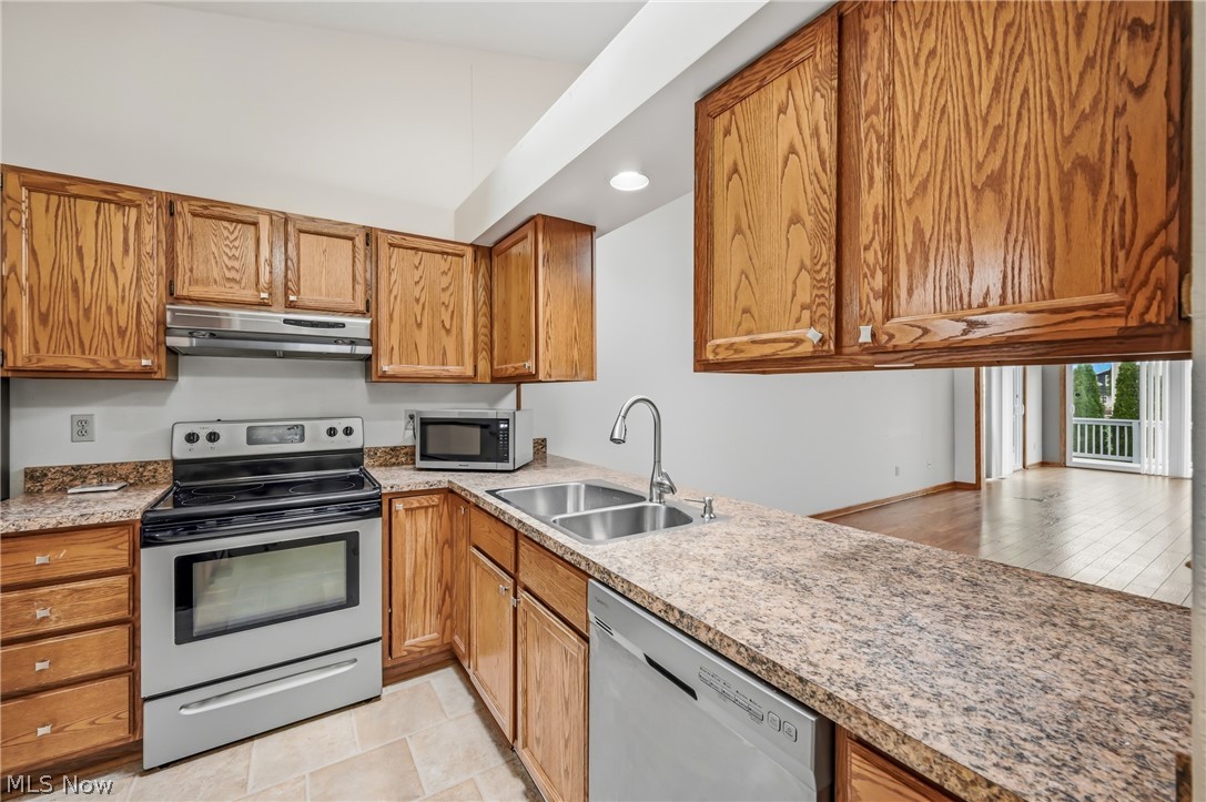 Greenfield Oval Condo - Residential
