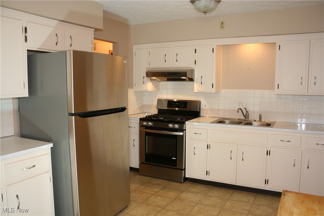 300 Calvin Drive 300 & 304