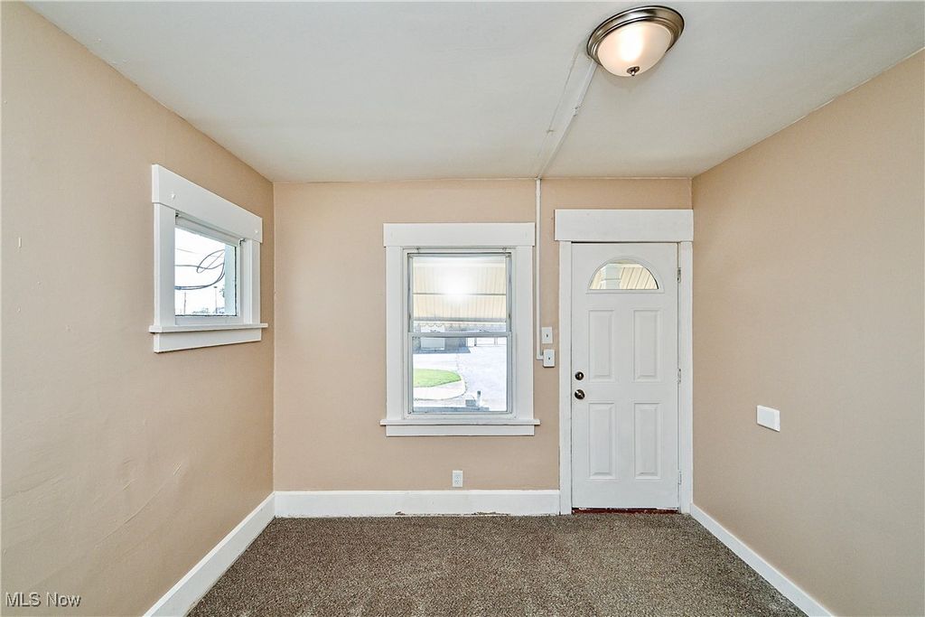 Photo of 1328 Struble Avenue NE, Canton, OH 44705 (MLS # 5165617)