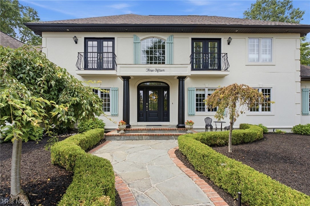 315 Glengarry Drive