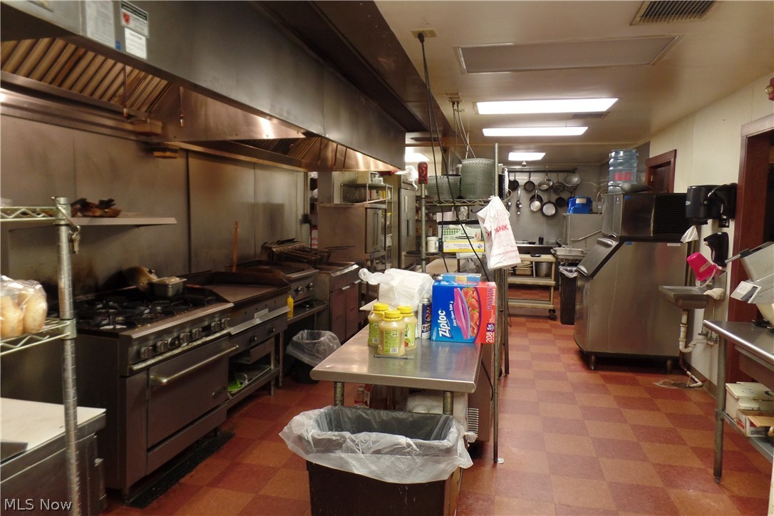 Ullmans Sub - Commercial Sale