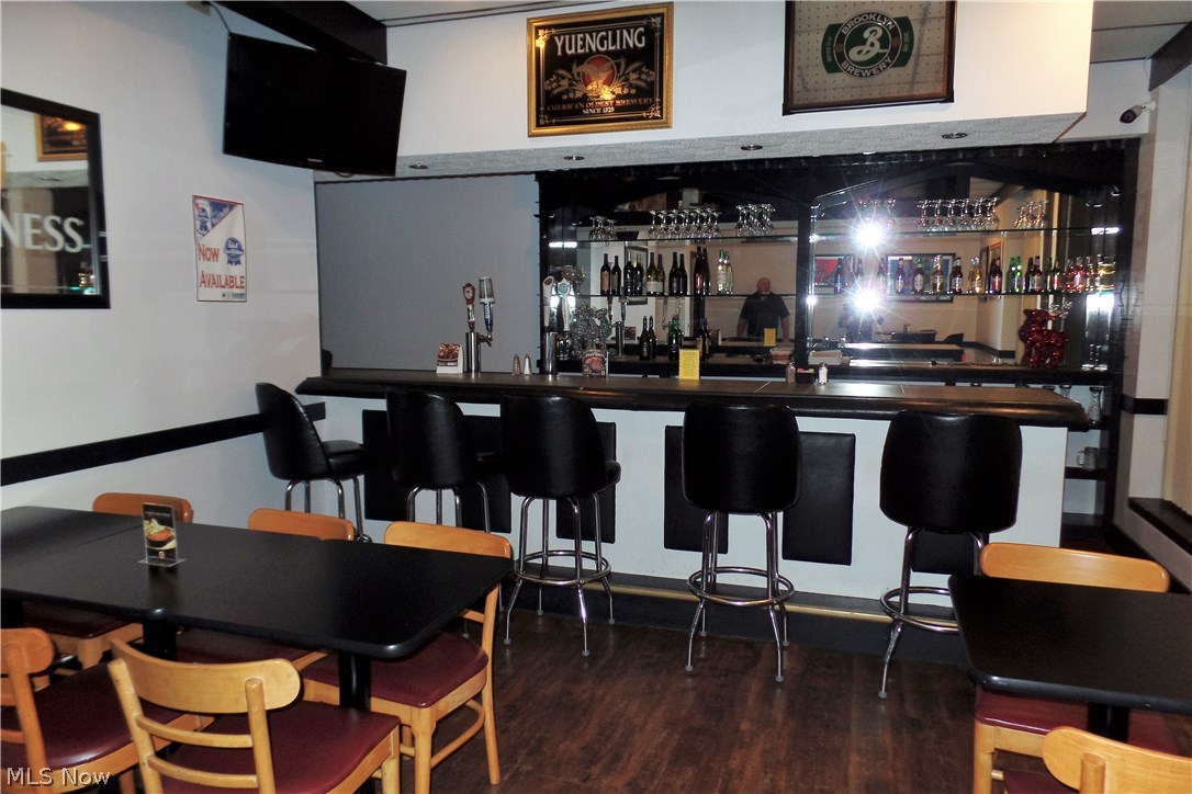 Ullmans Sub - Commercial Sale