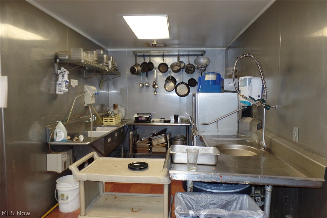 Ullmans Sub - Commercial Sale