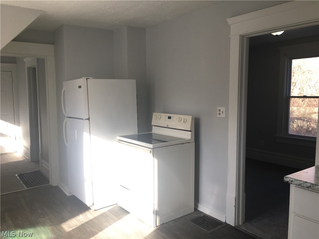 Voris - Residential Lease