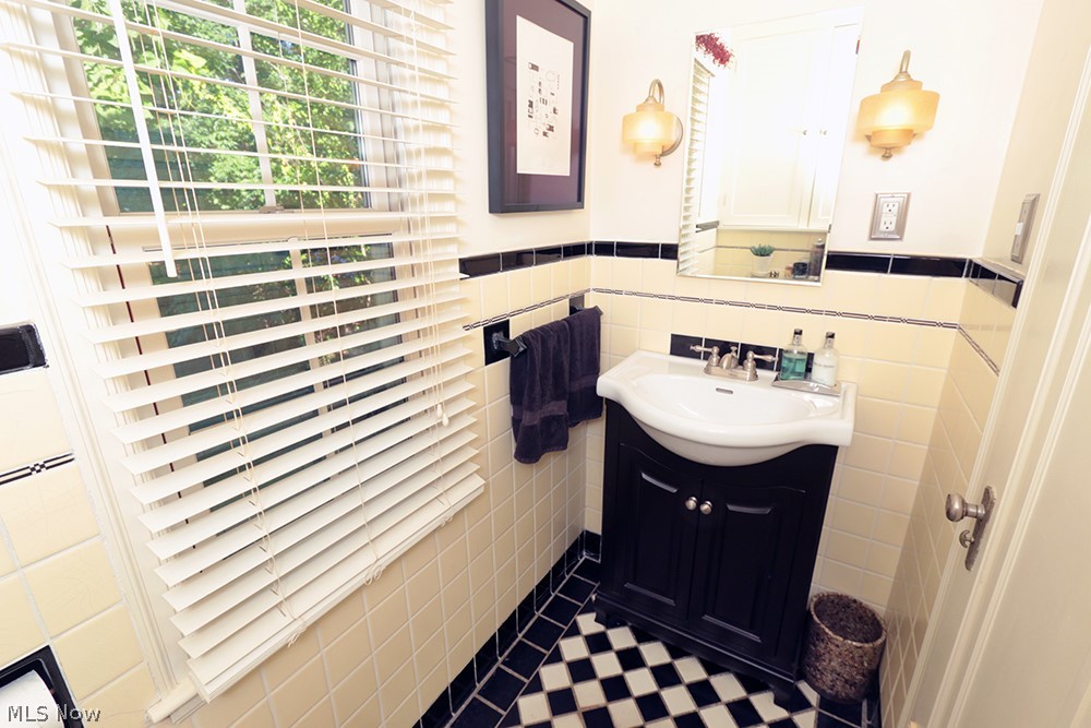 Indianola Hlnds Clintonville Glen Echo Ravine - Residential