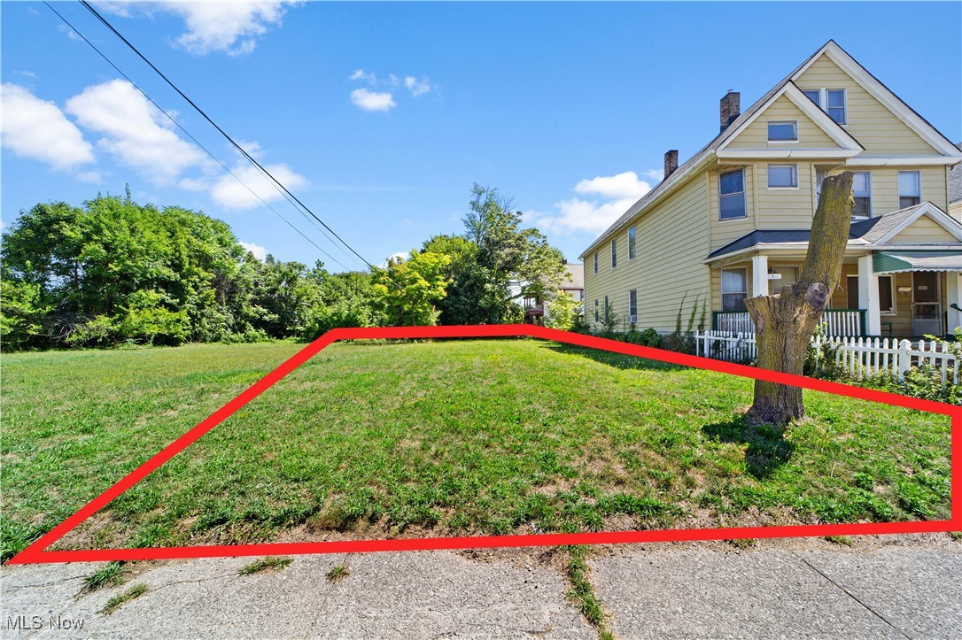 L Beckmans Resub - Land