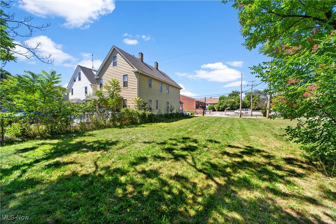 L Beckmans Resub - Land