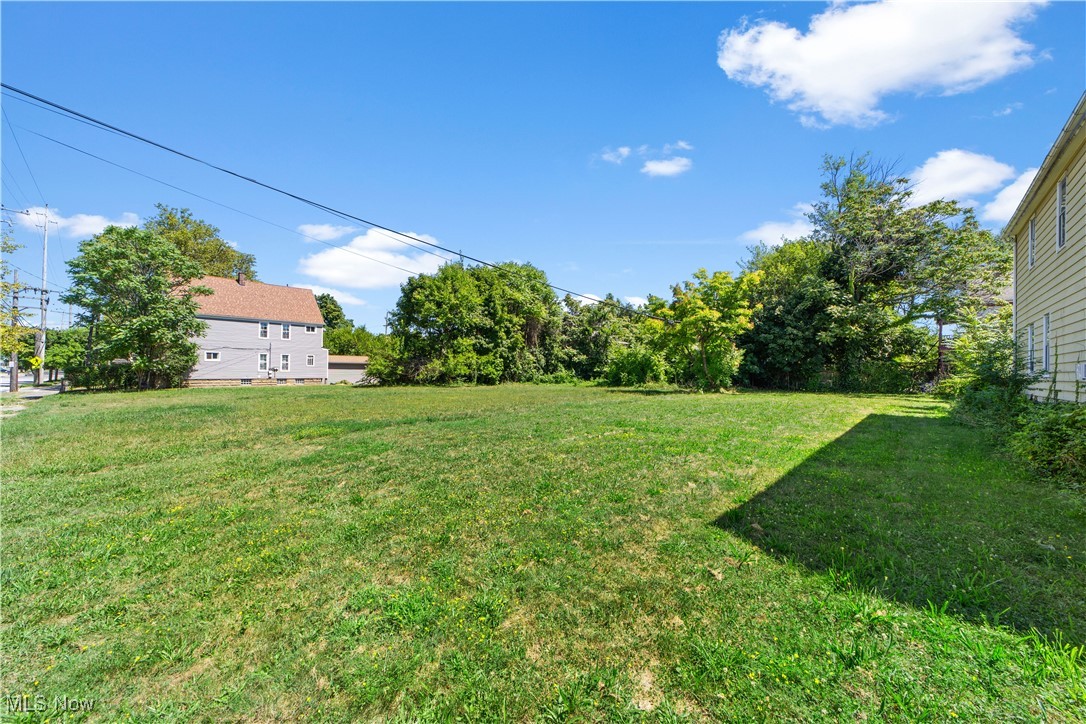 L Beckmans Resub - Land