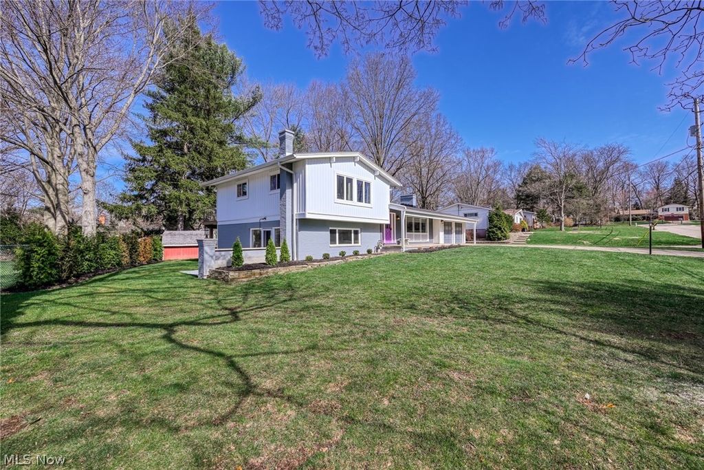 Photo of 338 Asbury Road, Fairlawn, OH 44333 (MLS # 5192643)