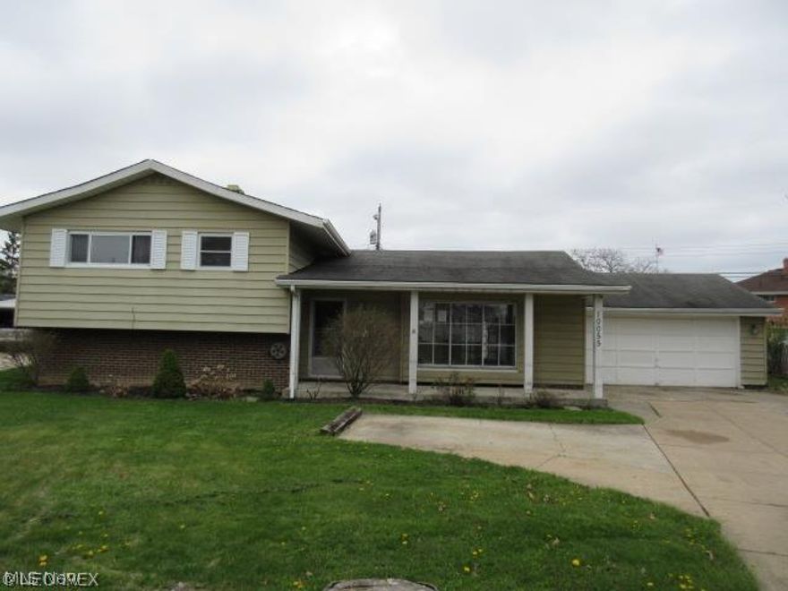 Nice cul-de-sac location. 3 bedroom, 2 full baths, split level home. Nice laminate flooring. Vaulted ceiling in living room & dining room. Huge kitchen. French doors to the rear patio from the dining room. Family room in lower level. 2 car attached garage. Storage shed inside a fenced yard. This is a Dual Path property. All Dual Path properties will be marketed with the listing agent in the MLS and on auction websites.