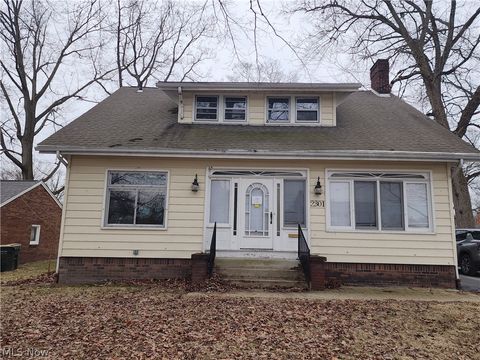 Homes For Sale - 2301 Lyon Boulevard<br/> Youngstown, OH 44514