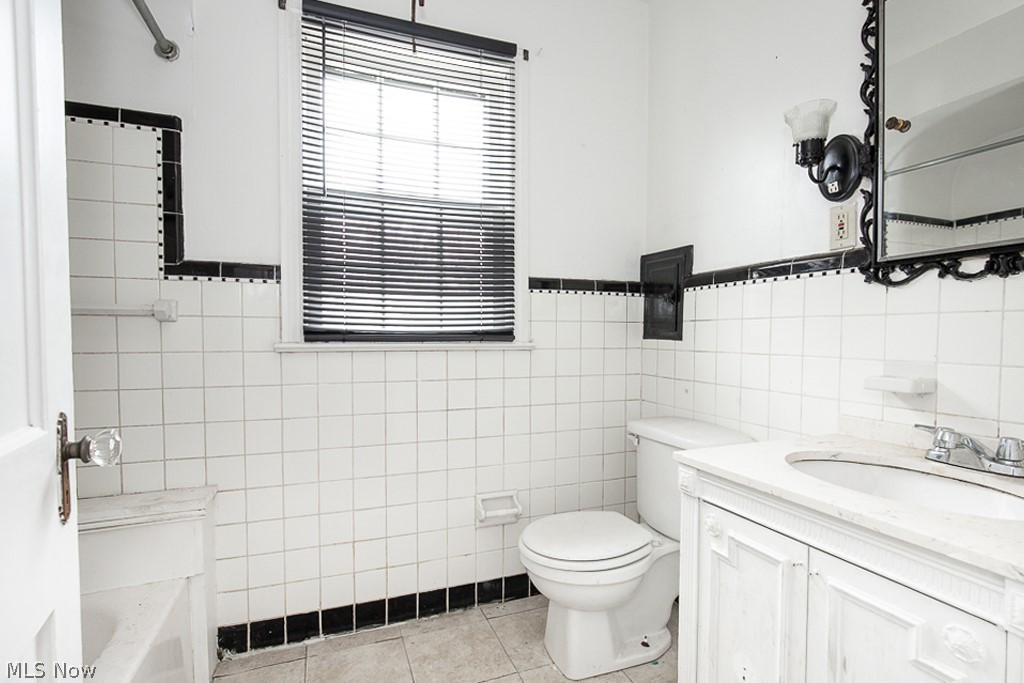 Cleveland Heights Blvd - Residential