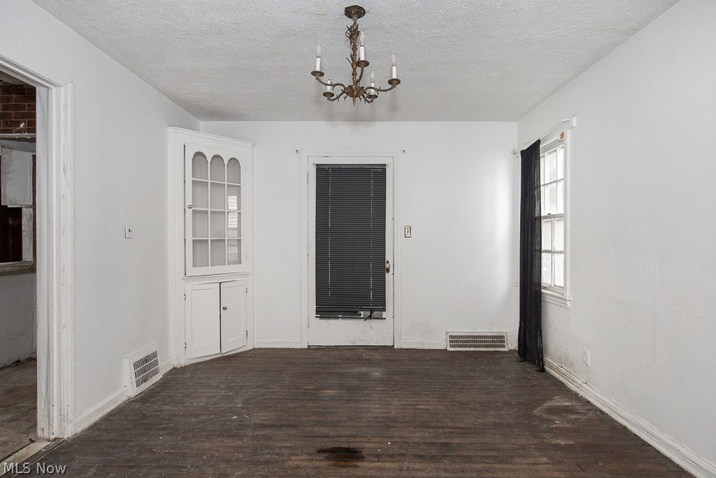 Cleveland Heights Blvd - Residential