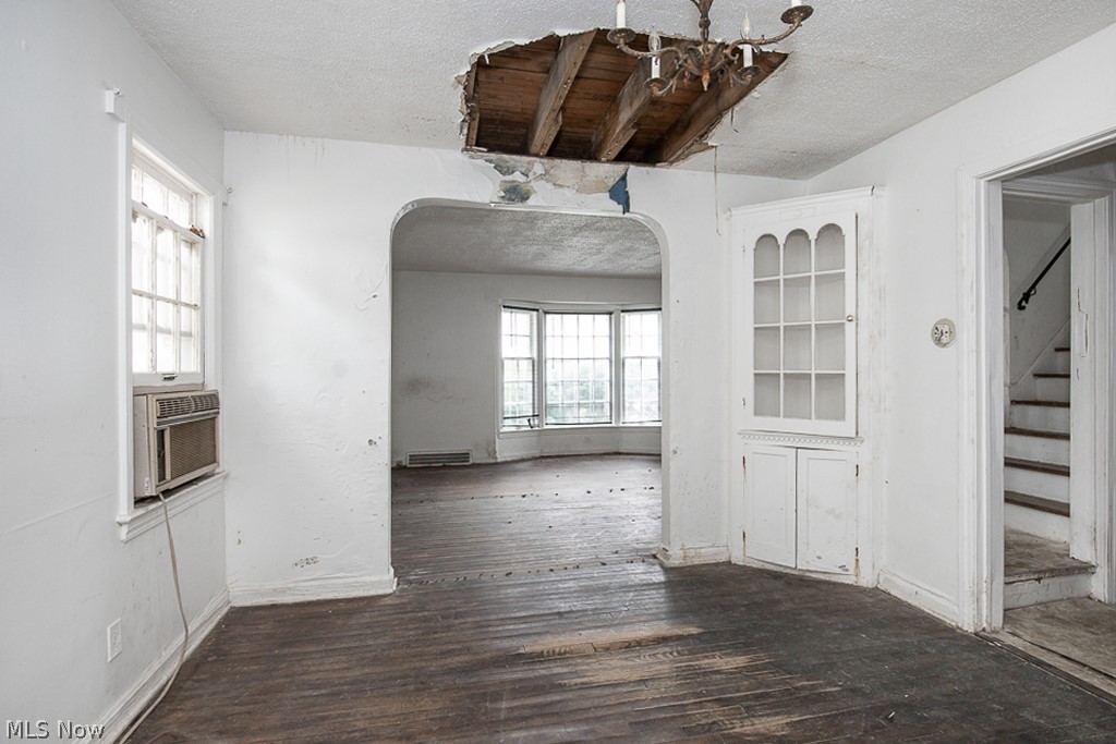 Cleveland Heights Blvd - Residential