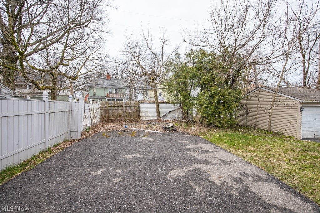 Cleveland Heights Blvd - Residential