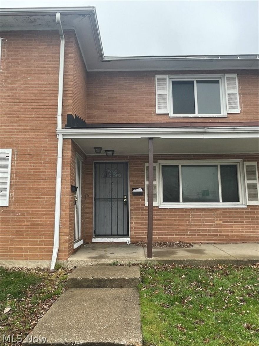 Vacant unit. Needs TLC. Sold as-is. Buyer to assume POS violations.