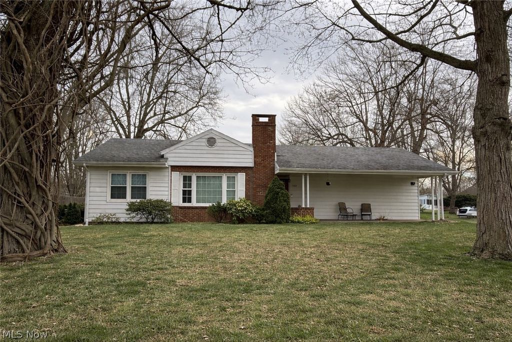 Photo of 940 Treelane Drive, Ashtabula, OH 44004 (MLS # 5199711)