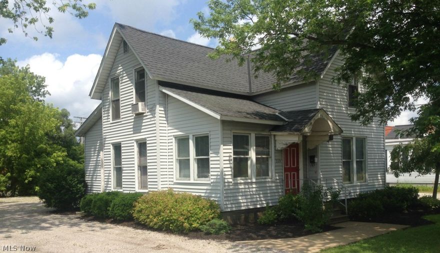PUBLIC AUCTION -  Wednesday July 22, 2015 @ 6:05 pm. Opening Nominal Bid - $25,000.  Auction to take place off site @ 10181 Ravenna Road Chardon, Ohio 44024 3 bedroom property converted to office space within walking distance of the square.  Property Boast over 1700 square feet and is zoned commercial sitting on .14 acres.  Can apply to get a variance to live in the property also from the City of Chardon

Property is selling "AS IS WHERE IS" without any warranties expressed or implied.  No Contingencies for financing, inspections or otherwise.  Buyer must have a check made payable to Ohio Real Estate Auctions LLC. for $5,000 the day of the auction.  Buyer is responsible for all the closing cost and six months accrued taxes.  10% Buyers Premium will be in effect to constitute final selling price.  Must close on the property with in 30 of Sellers Acceptance.  Seller have 4 days to accept or reject the offer.