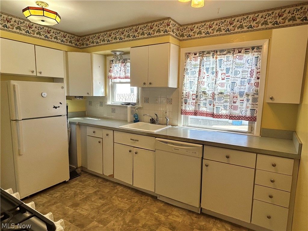 Photo of 4159 E 150th Street, Cleveland, OH 44128 (MLS # 5191861)