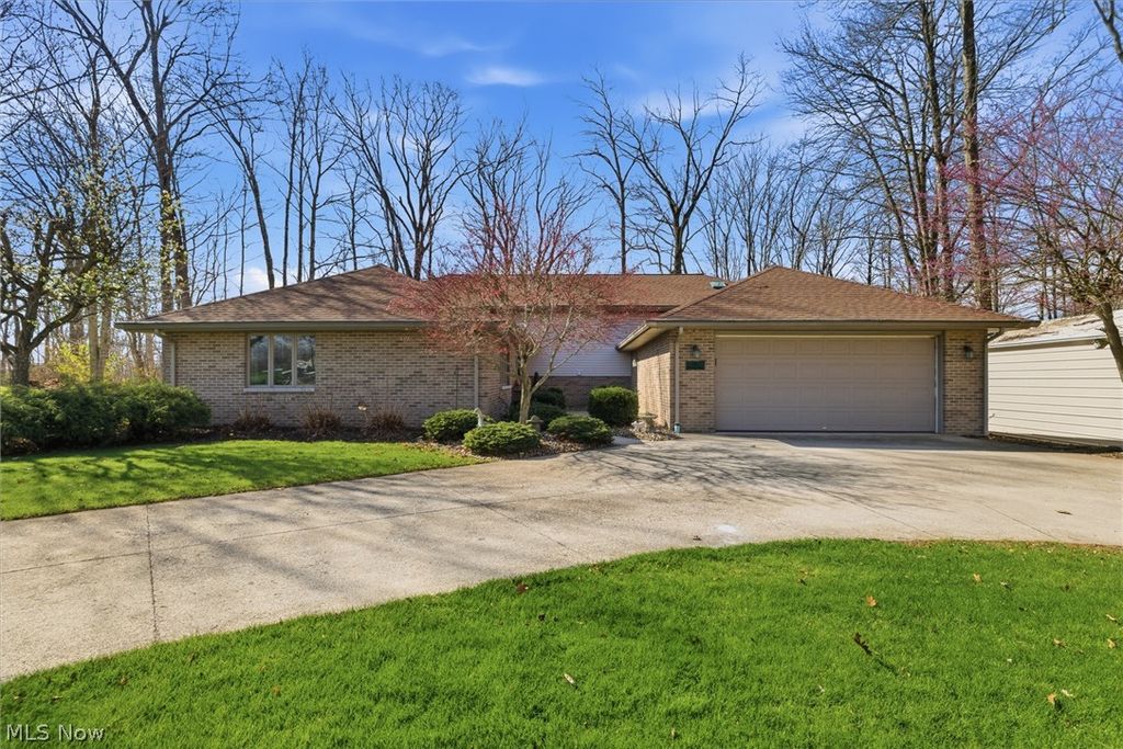 Photo of 843 Wildwood Drive, Willard, OH 44890 (MLS # 5199690)