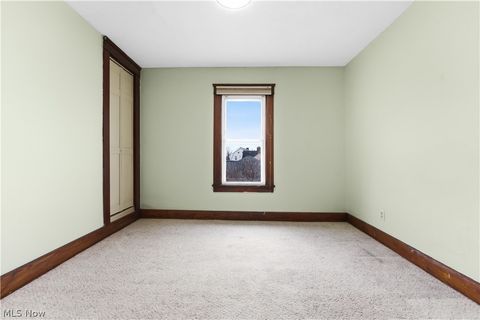 Tiny photo for 2625 E Erie Avenue, Lorain, OH 44052 (MLS # 5187492)