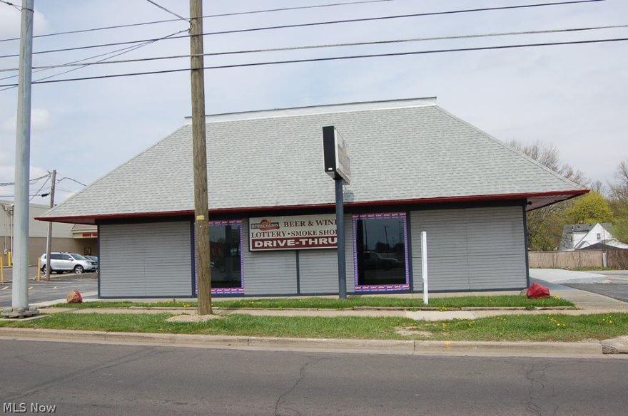 approx. 2,440 sq/ft retail building on 130x180 lot in prime commercial location.  Property is for sale only, not for lease.  New asphalt roof  shingles installed  2014.
Show room 50x39 (irregular) office 14x9, employee room 11x21, utility room 11x6.  There are three  200 amp electrical boxes.