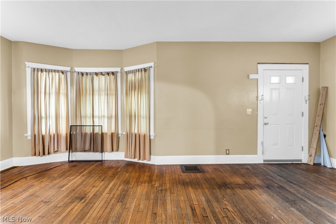 Euclid View Land Cos 01 - Residential