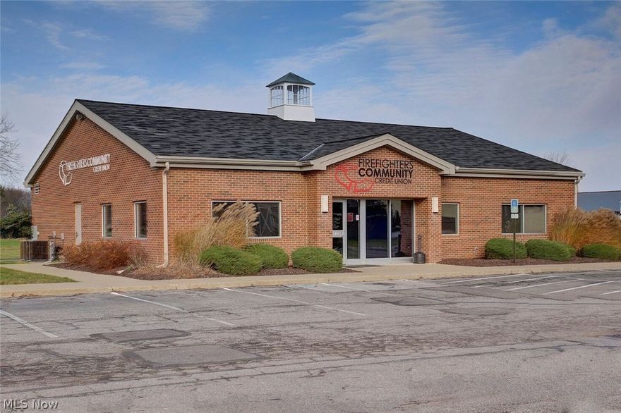 This is a free standing brick building formally being used as a Bank branch. Its been well maintained and it has great curb exposure. Inside is a Bank Vault and a drive thru window Area. Would be great for another Bank or as a high visibility corporate office.