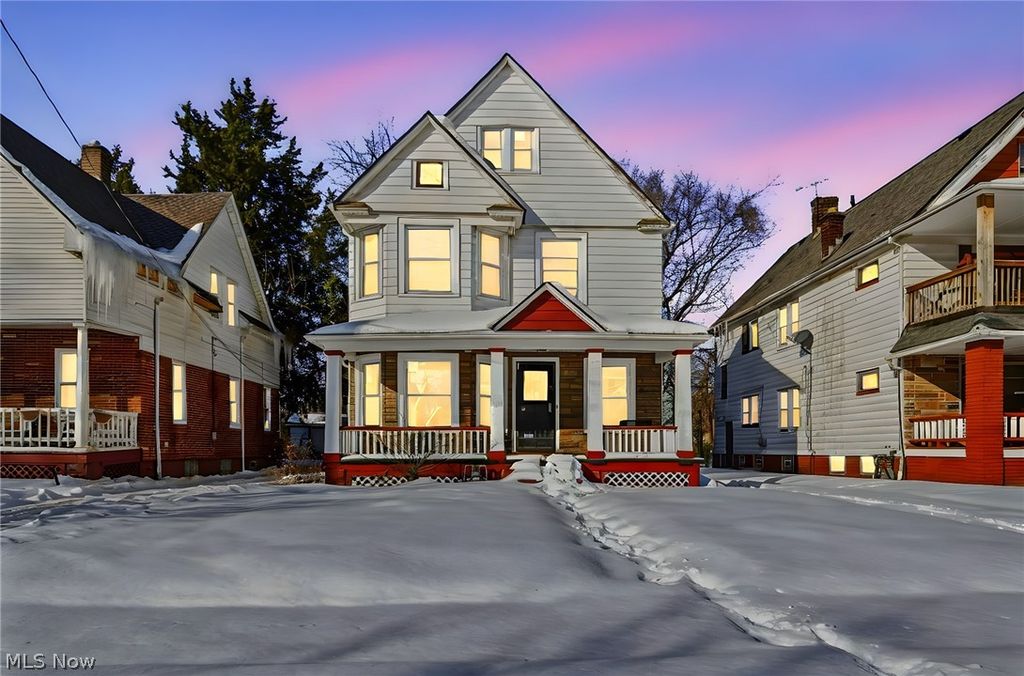 Photo of 680 E 115th Street, Cleveland, OH 44108 (MLS # 5185359)