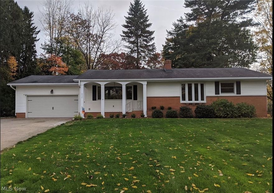 Welcome home to this beautifully renovated 4 bedroom 3 full bathroom ranch home in the heart of Silver Lake!  The home has a brand new kitchen with solid wood white shaker cabinetry with roll out trays in all the base cabinets, granite countertops, and stainless steel appliances.  The spacious breakfast nook is the perfect place to enjoy your morning coffee and prepare for your day!  The bathrooms have all been updated with beautiful tile floors and vanities, and a new full bathroom added in the finished basement.  A large bedroom with egress window, laundry room, storage room, and huge additional family room round out the finished basement of this gem.  This home is part of the prestigious Silver Lake Estates providing access to all of the lake activities year rounds, access to the boathouse, and private park.

Call today to schedule a showing of your new home, you don't want to miss this one!

Agent related to Seller.