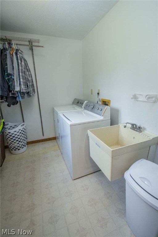 Main image without alt text