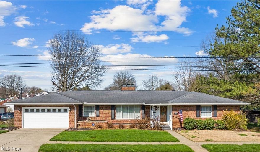 LOCATION, LOCATION, LOCATION.  Do not miss the opportunity to live minutes from the Parkersburg City Park and town. This charming home sits on a corner lot and will not disappoint. Partial finished basement with complete kitchen, perfect for in-laws or parents.  Very well maintained home with many modern updates.