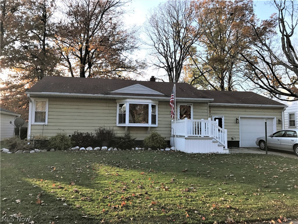 3 bedroom ranch on a full basement that is partially finished for extra living space. 1 car attached garage that can easily be converted to a living room in the summer. Fenced in backyard. Seconds from a playground at the former Thomas Jefferson Elementary School Building. Great value.