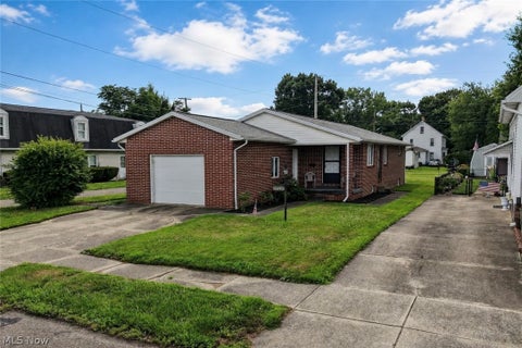 Homes For Sale - 1022 Logan Avenue<br/> New Philadelphia, OH 44663