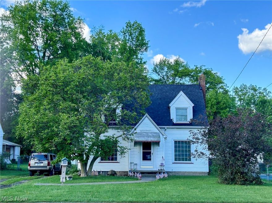 Welcome to 1820 Parkman Rd! This 3 bed 2.5 bath house feels more like a home than just any other house! It has a first floor master with a master bath and its own entry. There are  2 more great sized rooms on the second floor with a full bath. Conveniently located in the heart of Warren you do not want to miss this home! The back yard is fully fenced in with a huge 3 car garage that has heat and electricity. Seller is offering a one year home warranty with APHW for buyers peace of mind.