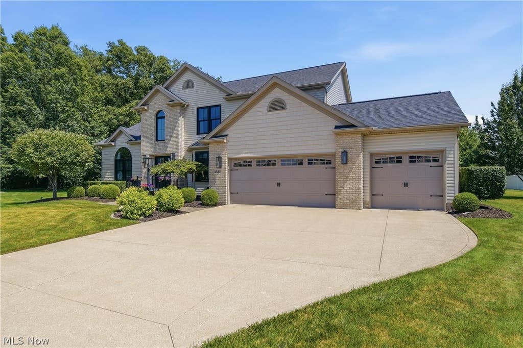 Photo of 3530 Lamb Circle NW, North Canton, OH 44720 (MLS # 5223361)