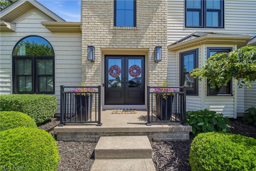 Photo of 3530 Lamb Circle NW, North Canton, OH 44720 (MLS # 5223361)