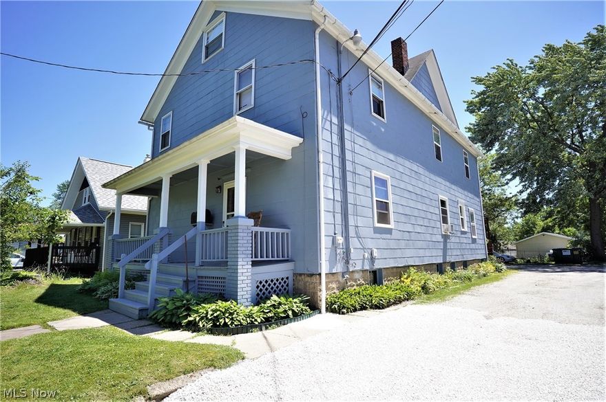 5 Unit apartment building. Under rented. Owner pays all utilities.