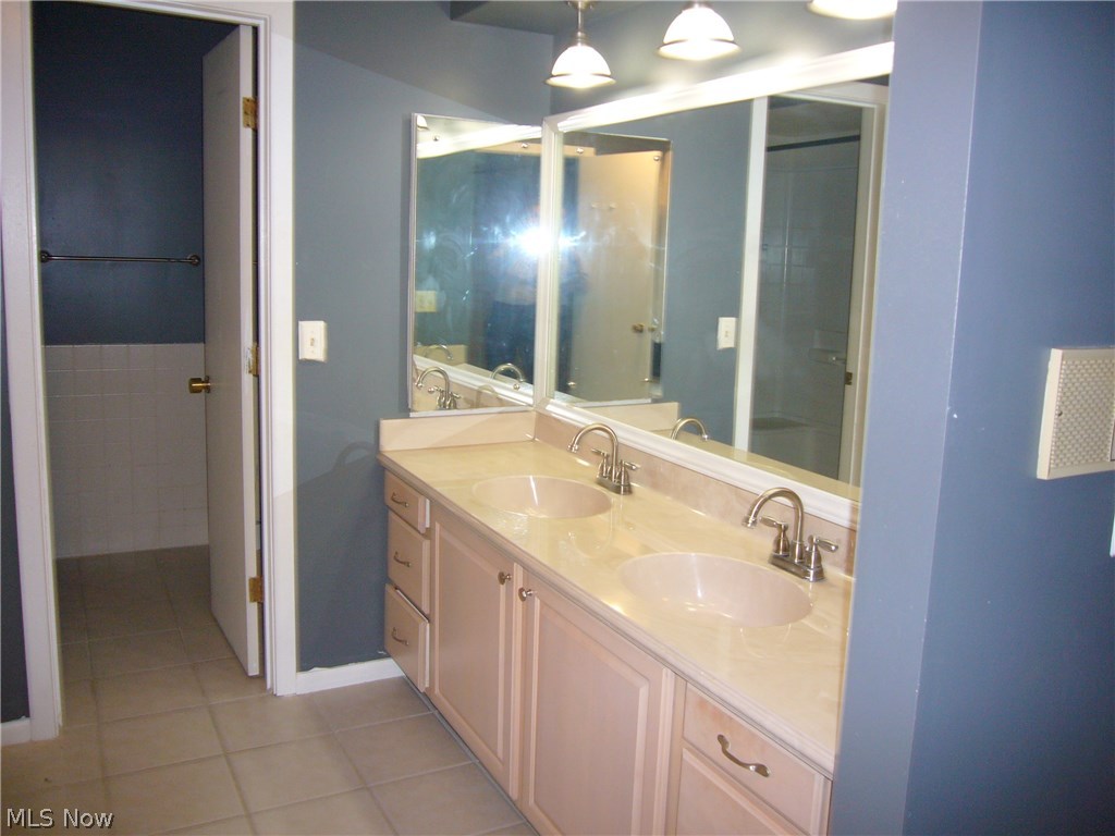 Prestwick Condo - Residential