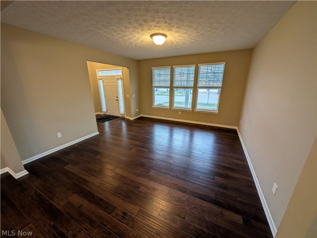 Photo of 32815 Rebecca Lane, Avon Lake, OH 44012 (MLS # 5195170)