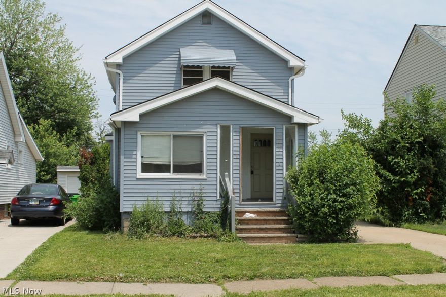Single family home with 2 car garage and deck on back of house. Close to public transportation and shopping. Easy commute to downtown Cleveland.