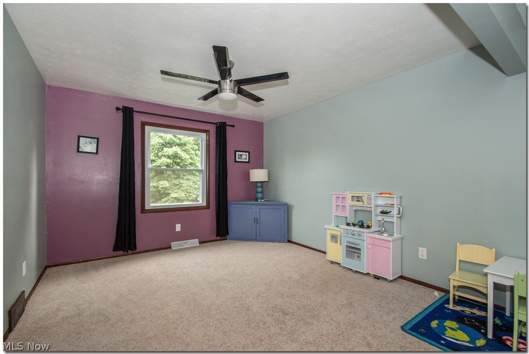 Hillside Acres 01/M Hewkos - Residential