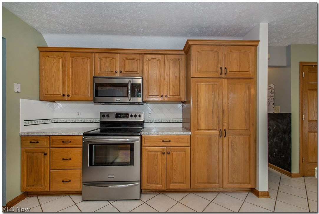 Hillside Acres 01/M Hewkos - Residential