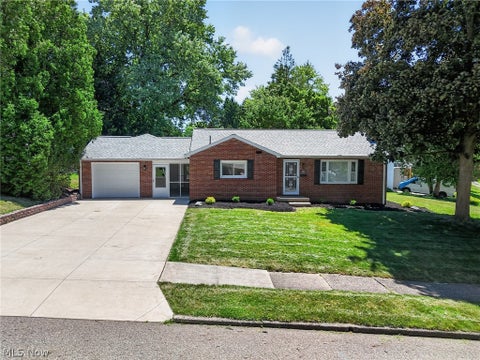 Photo of 1807 Wicliff Avenue NE, Massillon, OH 44646 (MLS # 5221346)