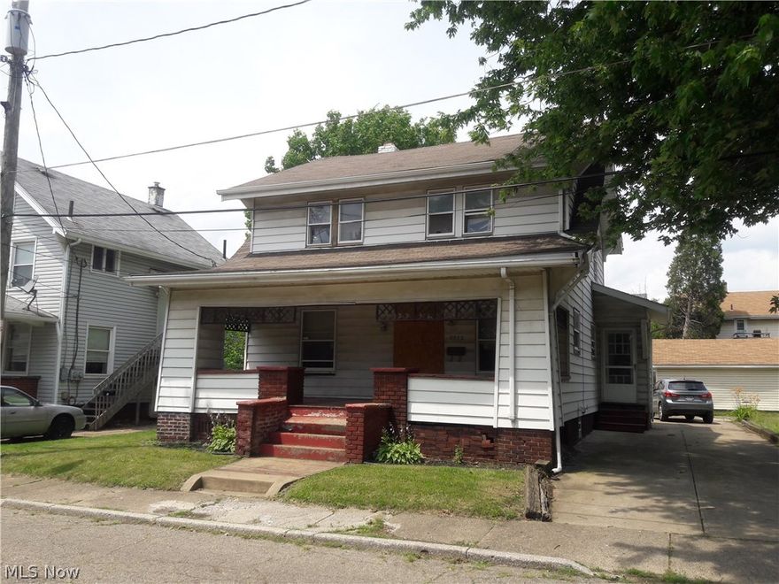 Large 3 bedroom colonial on quaint brick street in NW Canton near fairgrounds.   First floor features kitchen, dining room, living room and extra large first floor laundry area.   2nd floor features 3 roomy bedrooms and a full bath.  Needs some TLC!