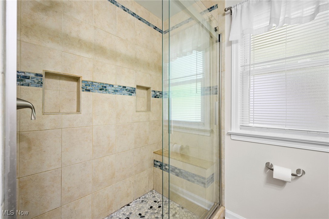 23858 Oak Lane, North Olmsted, Ohio image 16